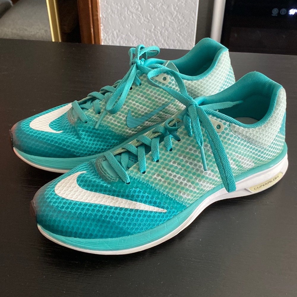Nike Womens Lunarspeed Running Sneakers